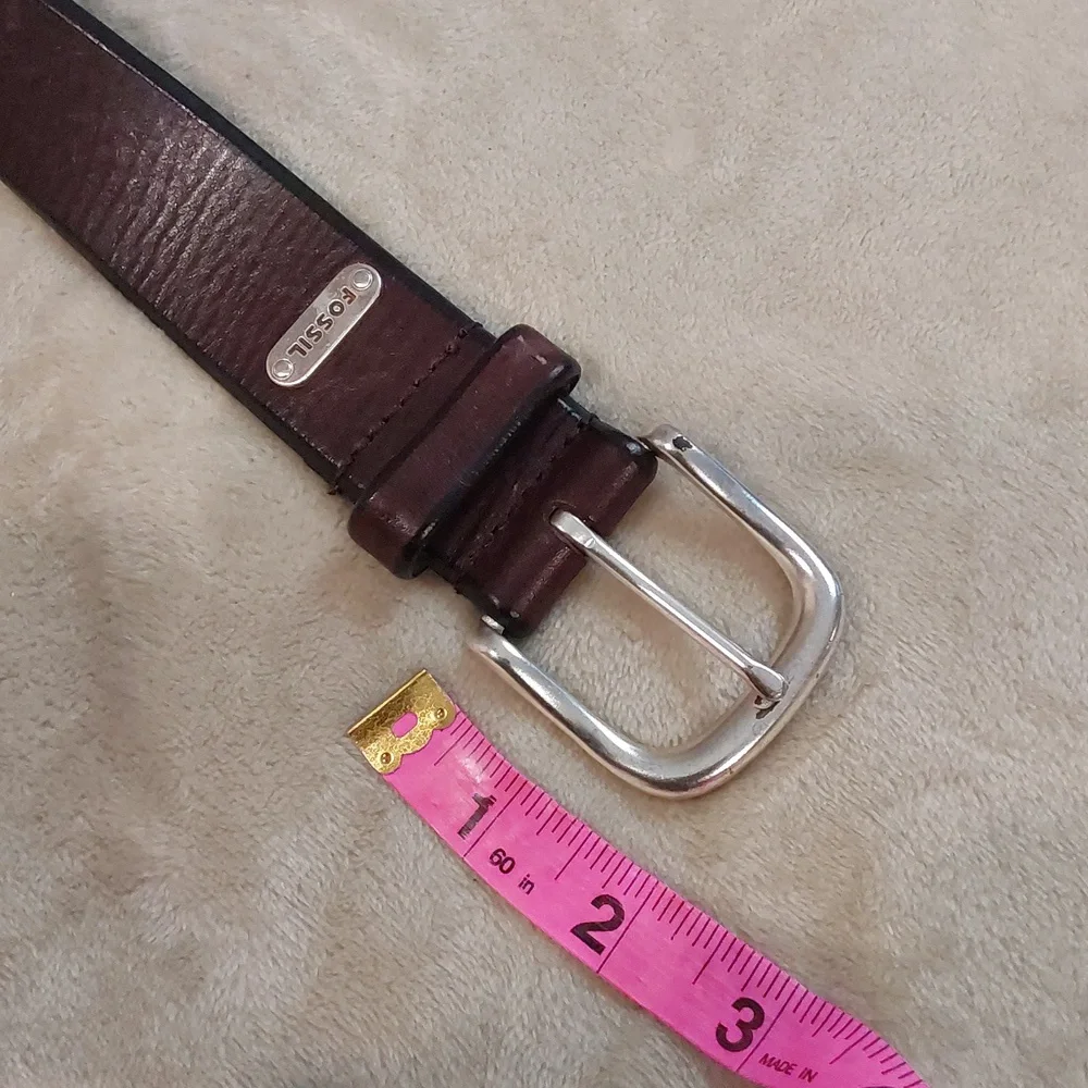 Fossil Full Grain Cowhide Mens Dark Brown Leather Belt Silver Buckle Size 44 - Picture 6 of 11